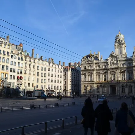 Le 27 L Daire Lyon